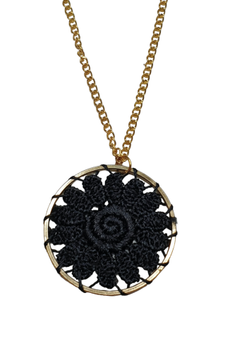 COLLIER CROCHET FLEUR NOIR