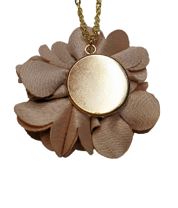 COLLIER POMPON FLEUR