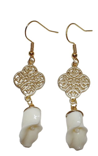 BOUCLES D'OREILLES CARREAU ET CALLA