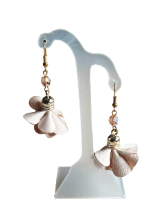 BOUCLES D'OREILLES POMPON BEIGE